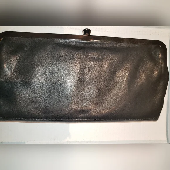 Kenneth Cole Black lambskin Leather Double kiss lock magnet multiple slits purse - Picture 3 of 14